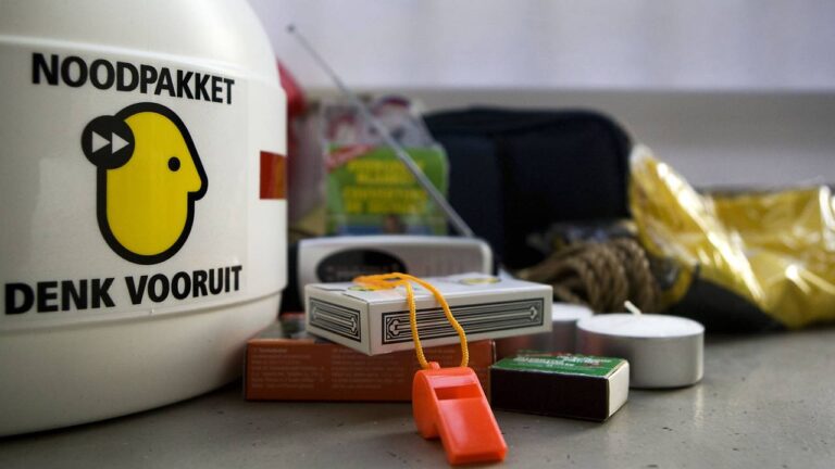 Gigantische campagne moet Nederlanders voorbereiden op noodsituaties Gigantische campagne moet Nederlanders voorbereiden op noodsituaties