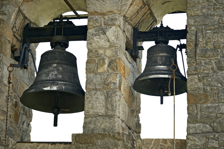 Klokken Luiden Zondagavond ter Herdenking van Kristallnacht Klokken Luiden Zondagavond ter Herdenking van Kristallnacht